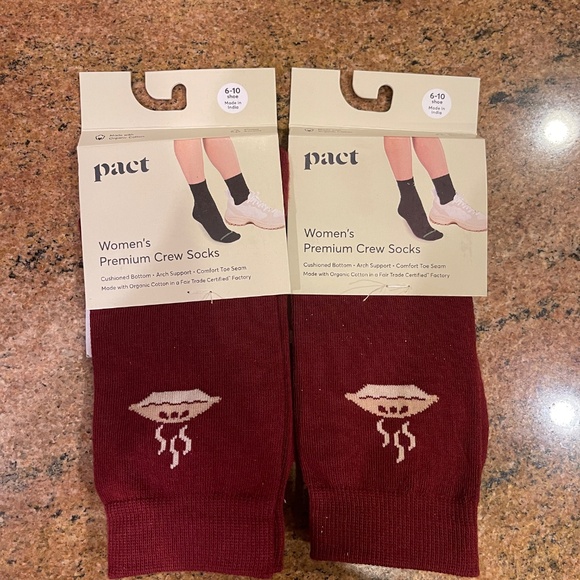 Pact Oven Fresh Premium Crew Socks Two Pair NWT! Retail: $24 - Picture 2 of 6